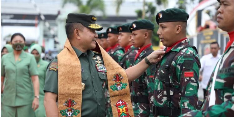 Jenderal Besar Dudung Abdurachman yg penuh cinta dan dicintai Prajuritnya, Sulit Mencari Padanannya di era masa kini
