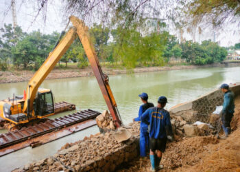 Sudin SDA Jaksel Perbaiki Turap Waduk Marinir Denjaka