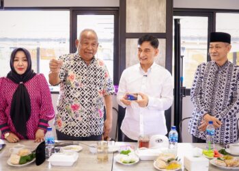 Wagub Banten A Dimyati Natakusumah Lakukan Dialog dengan Perkumpulan  Urang Banten